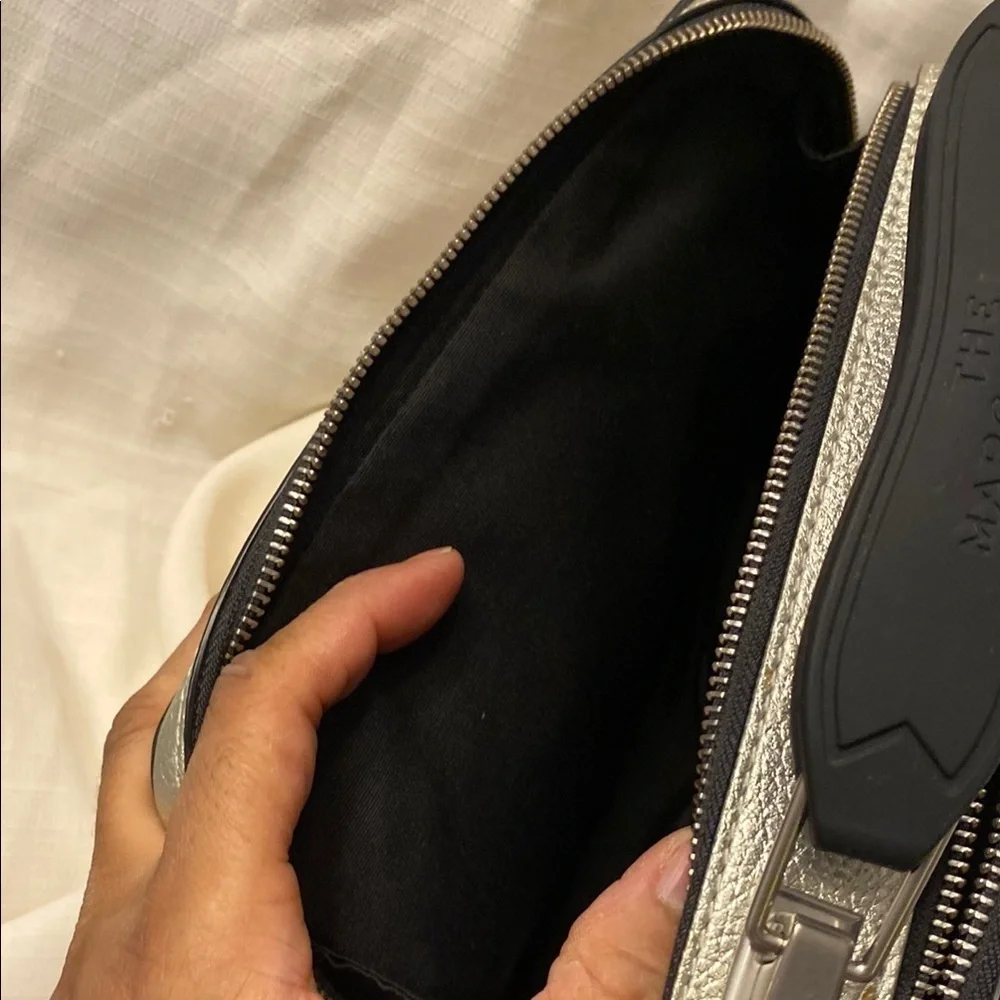 MARC JACOBS Metallic Silver Box Bag, EUC